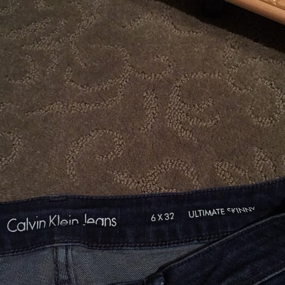 Calvin Klein Jeans - Picture 2 of 2